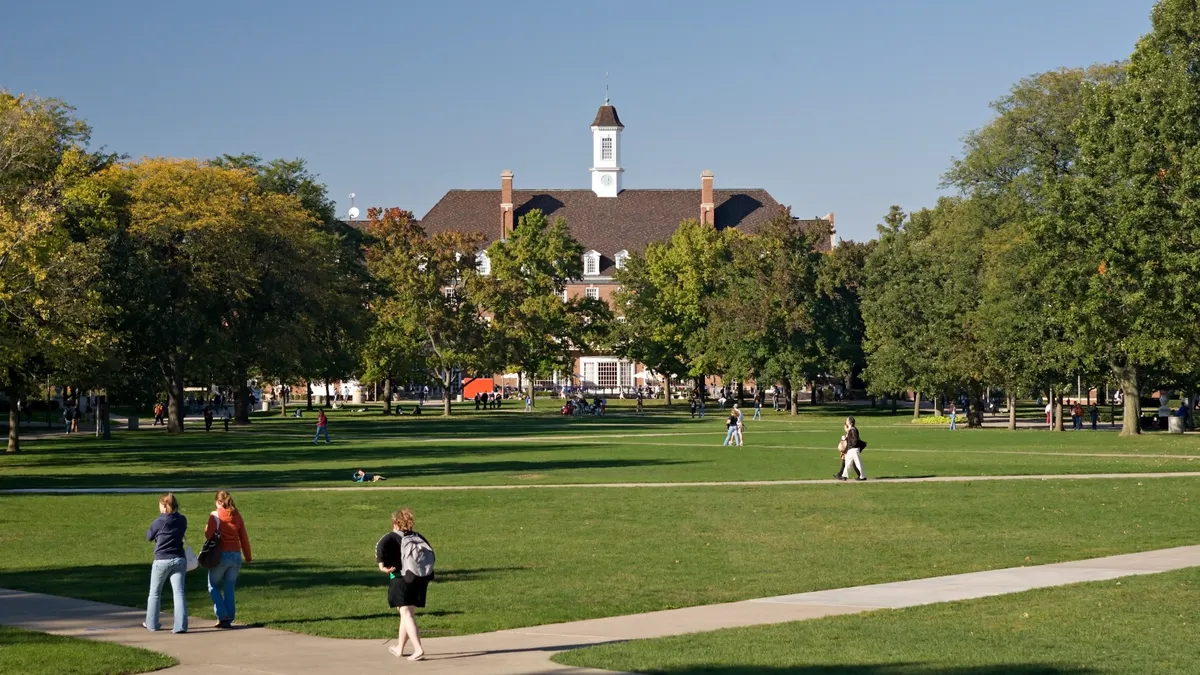 “How to Qualify for Free Tuition with Illinois Commitment at the University of Illinois”